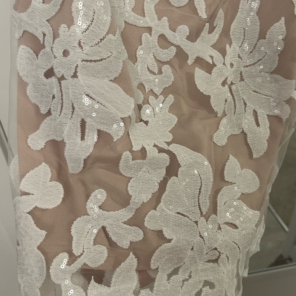 L'ATISTE White Lace Overlay Mini Dress with Nude Lining - Picture 5 of 15
